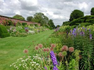 Arley_Hall_Heraceous_Border_2